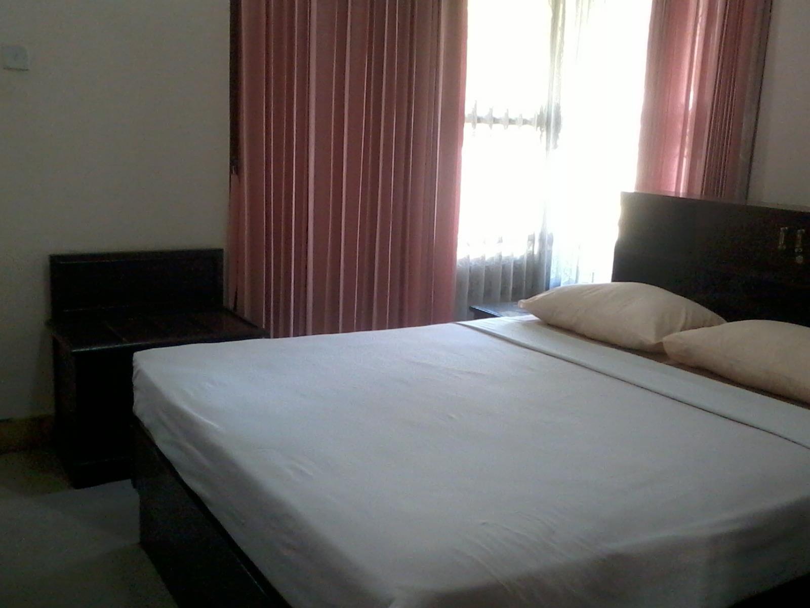 Reddoorz Plus Near Brawijaya Museum Malang Exterior photo