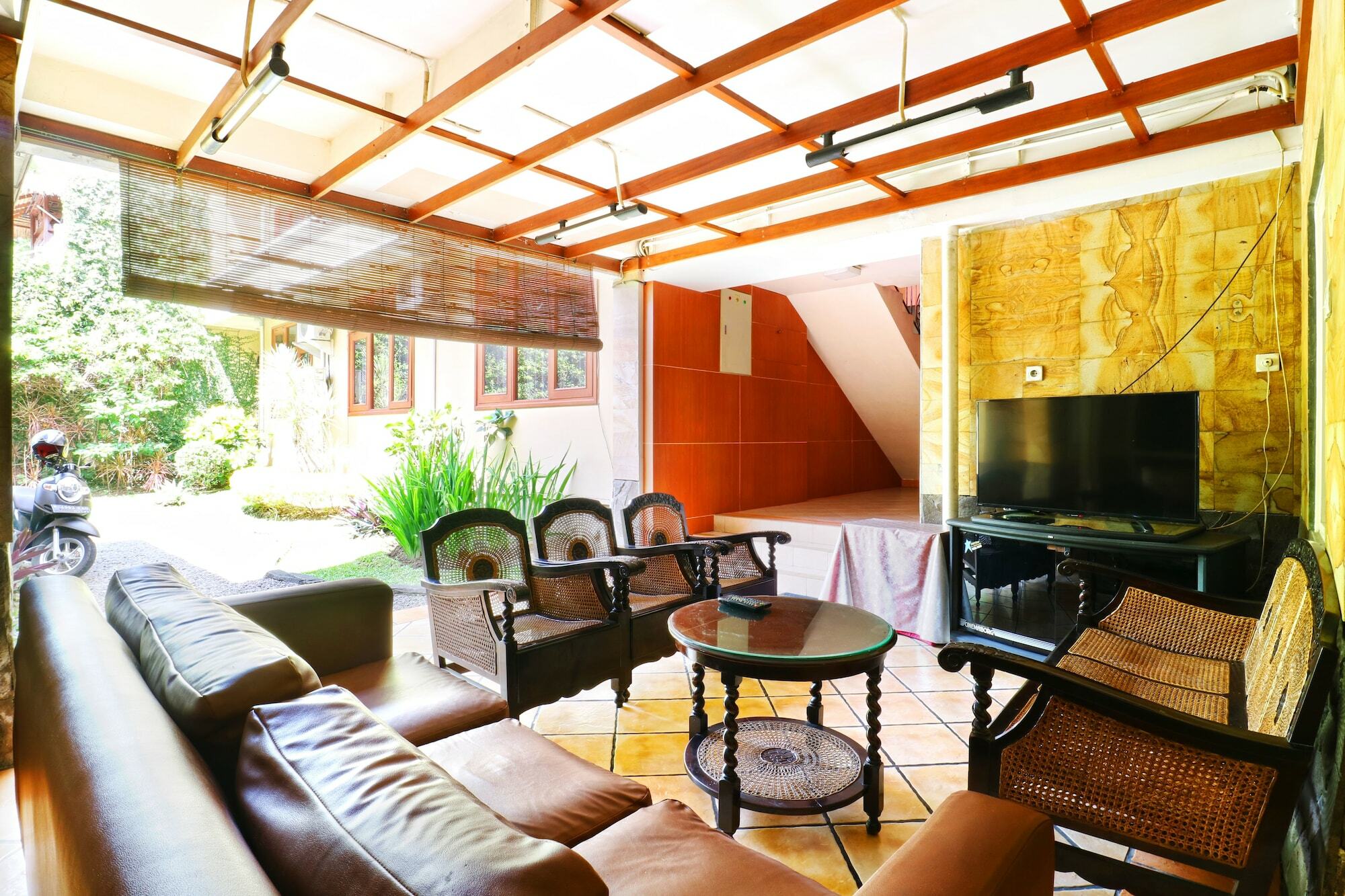 Reddoorz Plus Near Brawijaya Museum Malang Exterior photo