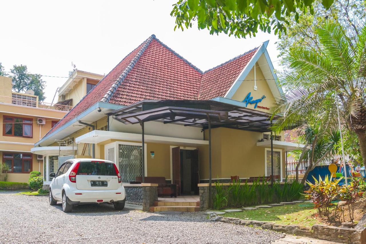 Reddoorz Plus Near Brawijaya Museum Malang Exterior photo