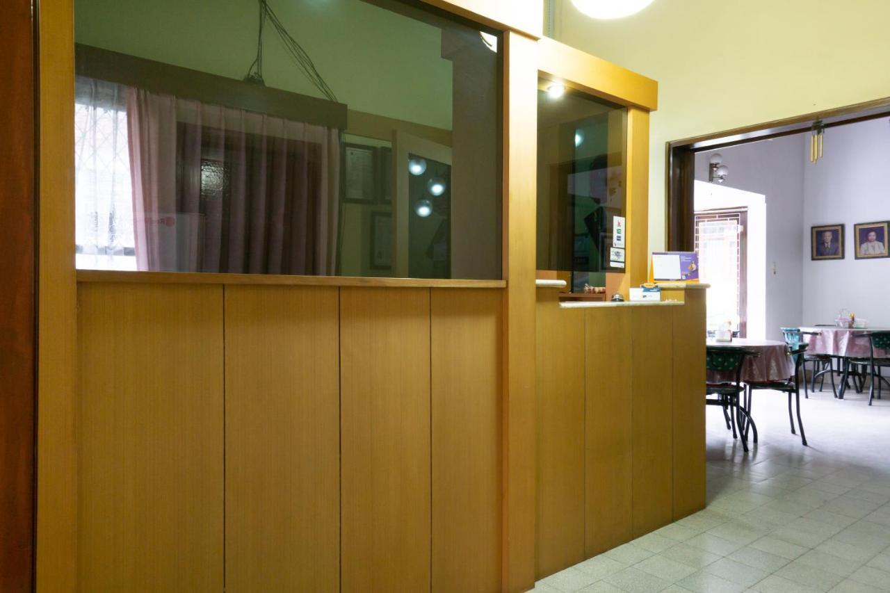 Reddoorz Plus Near Brawijaya Museum Malang Exterior photo